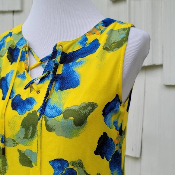 Charming Charlie Floral Laced Front Shift‎ Dress - Picture 3 of 8